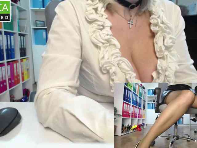 passionate_blonde