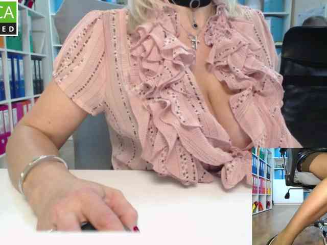 passionate_blonde webcam