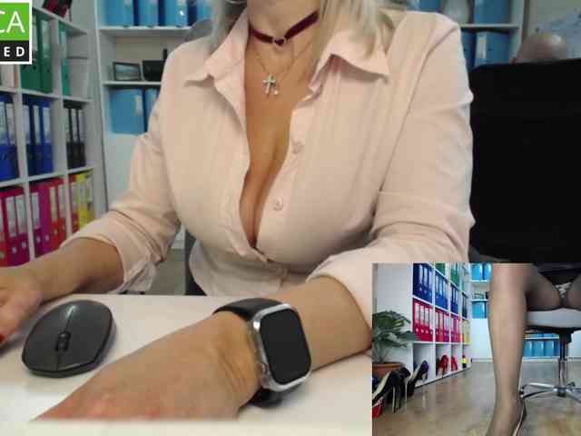 passionate_blonde webcam
