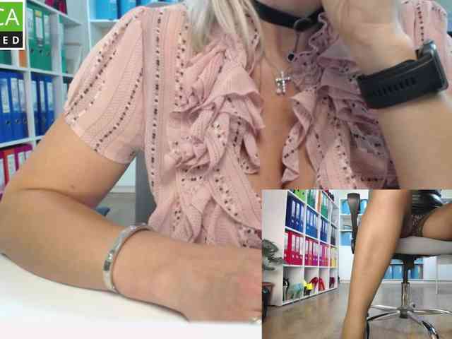 Model: passionate_blonde