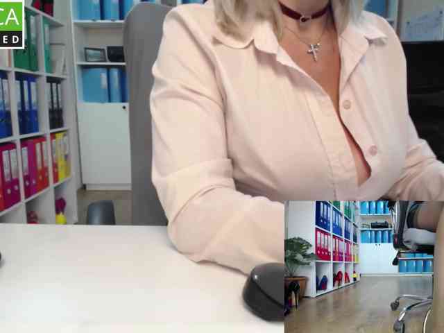 Model: passionate_blonde