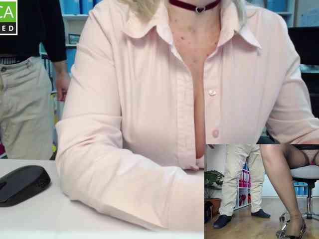 Model: passionate_blonde