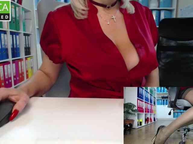 Model: passionate_blonde