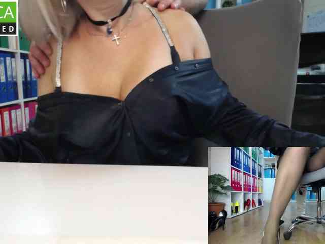passionate_blonde