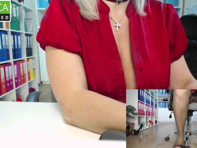 Model: passionate_blonde