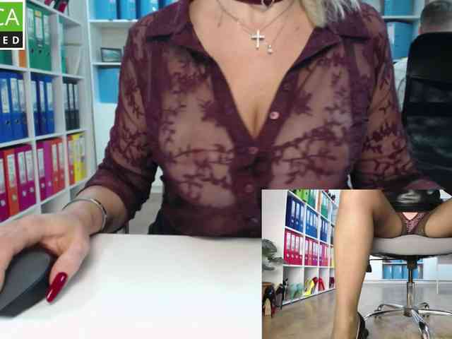 Model: passionate_blonde