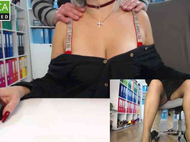 Model: passionate_blonde