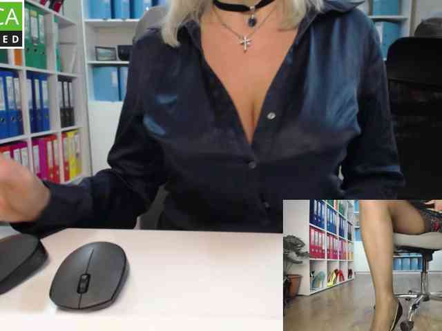 Model: passionate_blonde