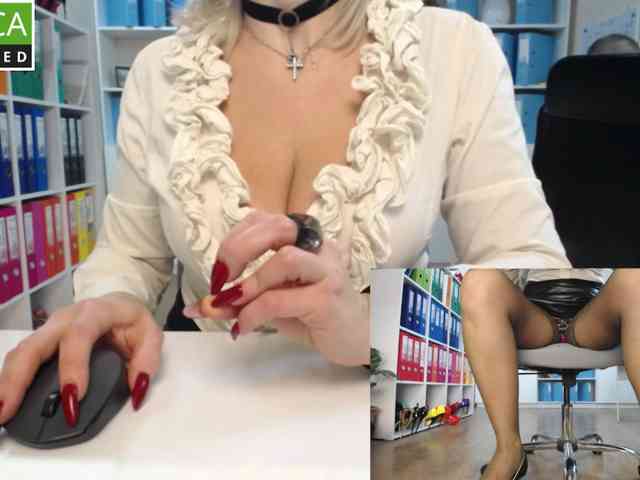 passionate_blonde