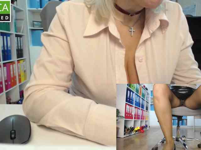 passionate_blonde