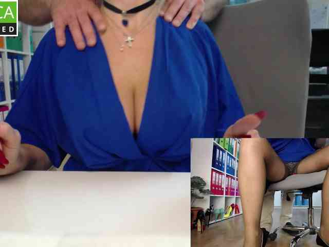 Model: passionate_blonde