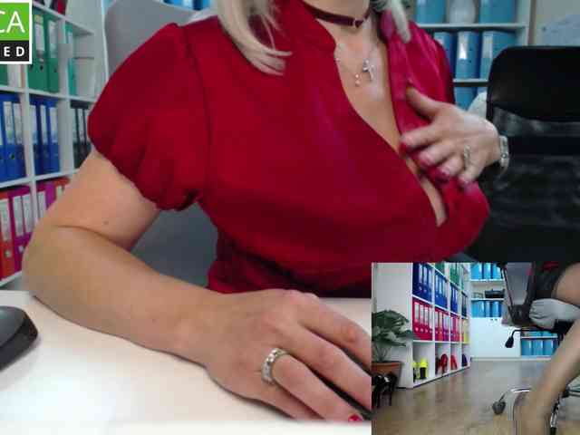 Model: passionate_blonde