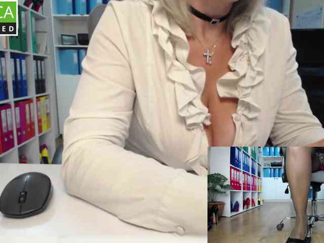 passionate_blonde webcam