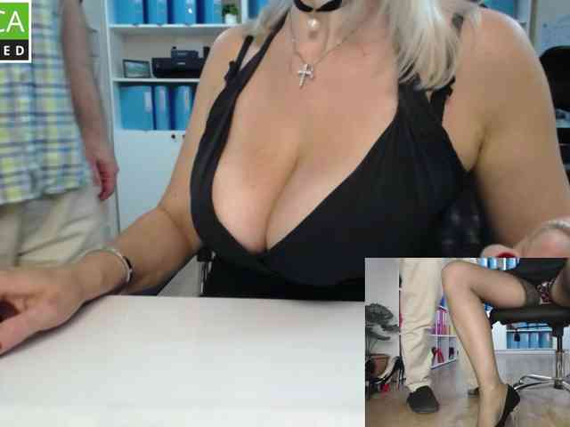Model: passionate_blonde