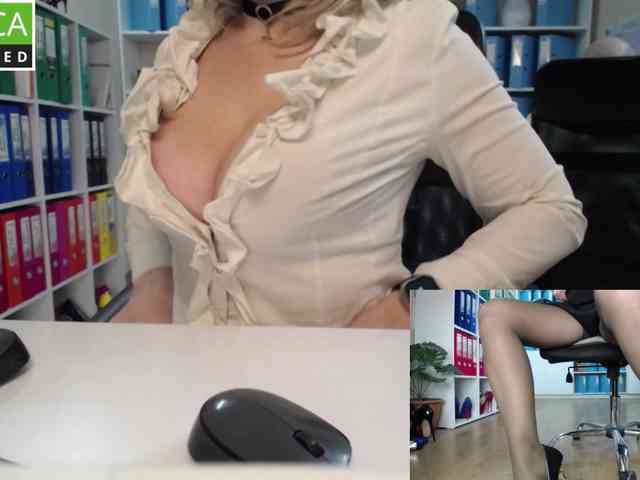 passionate_blonde webcam