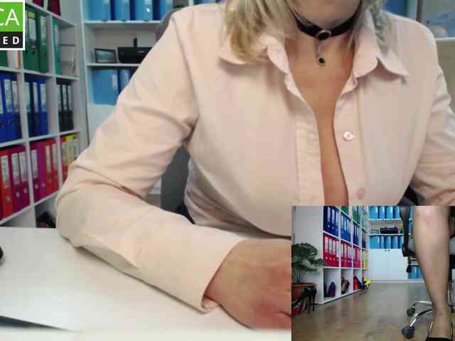 passionate_blonde webcam