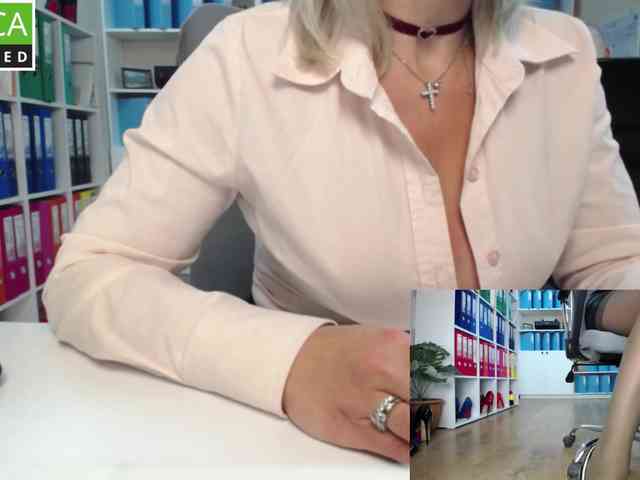 Model: passionate_blonde