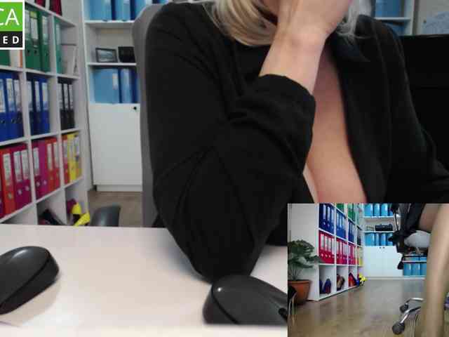 passionate_blonde webcam