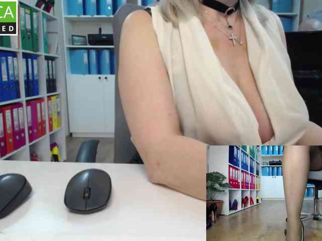 passionate_blonde webcam