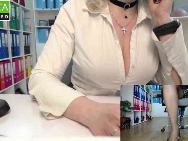 passionate_blonde webcam