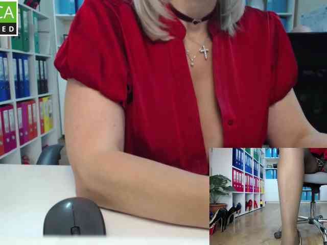 Model: passionate_blonde