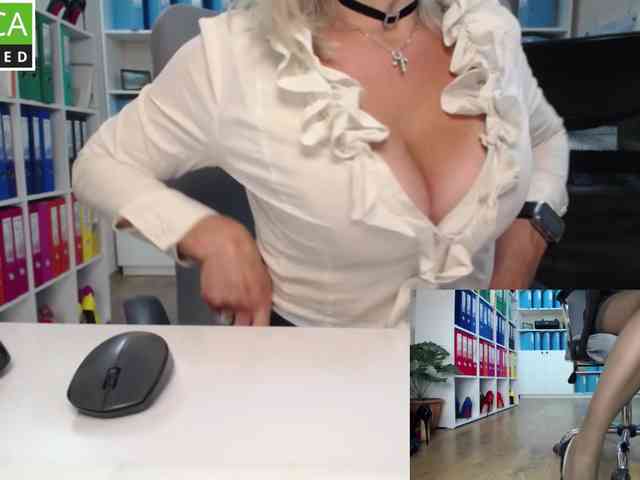 passionate_blonde webcam