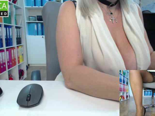 passionate_blonde webcam