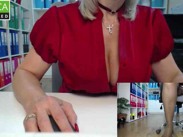 passionate_blonde webcam