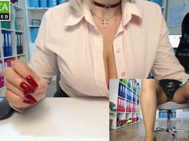 Model: passionate_blonde