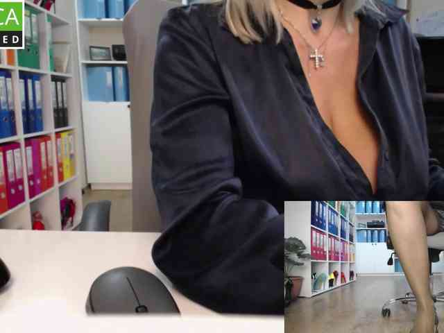 passionate_blonde webcam