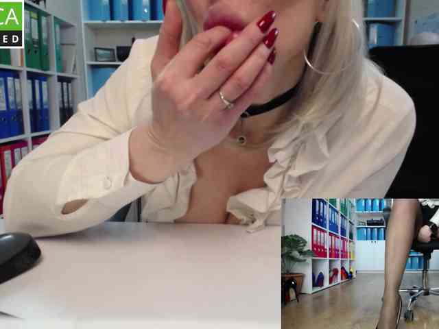 passionate_blonde webcam