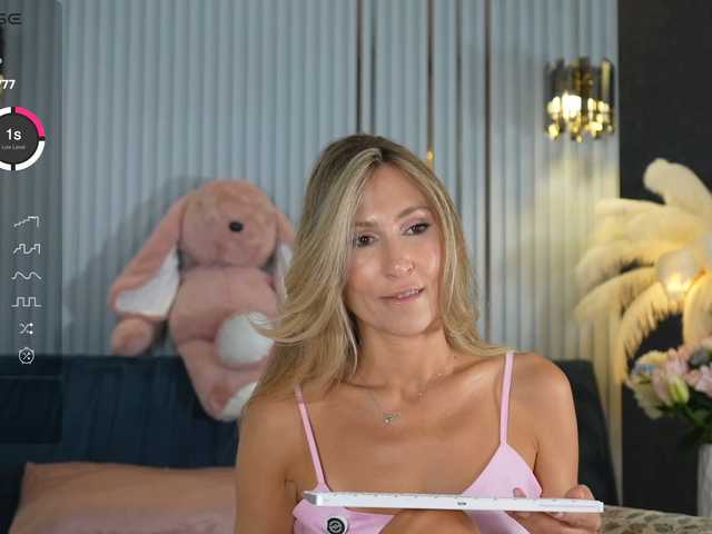 fire-girls live cam on BongaCams