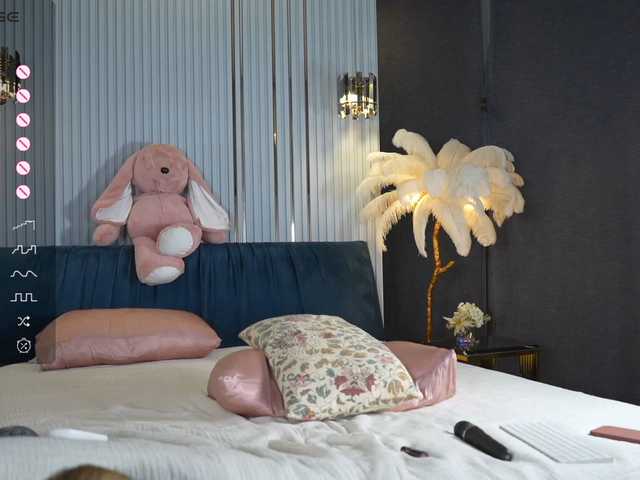 fire-girls live cam on BongaCams