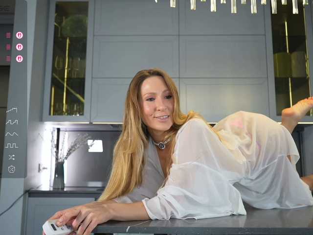 fire-girls's BongaCams show and profile