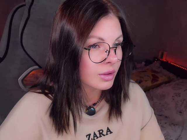 LiluDallass live webcam show