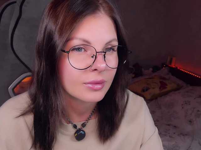 LiluDallass live webcam show