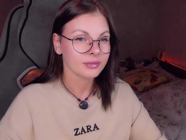 LiluDallass live webcam show