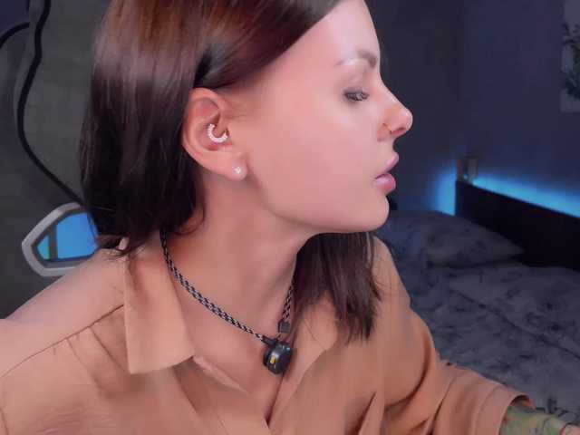 LiluDallass live cam