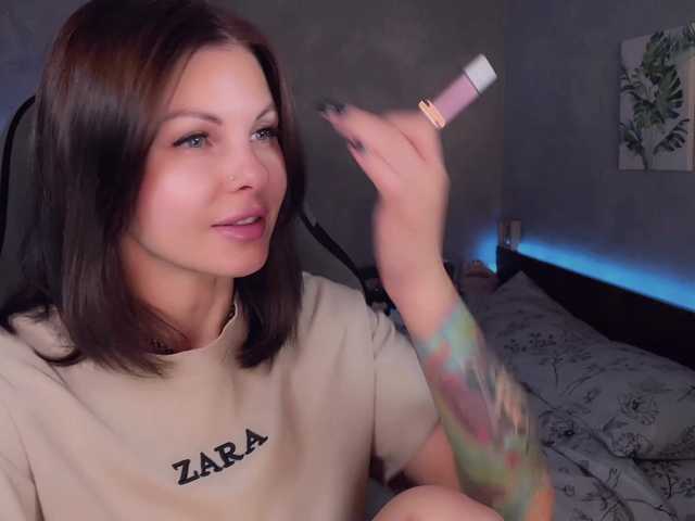 LiluDallass live cam on BongaCams