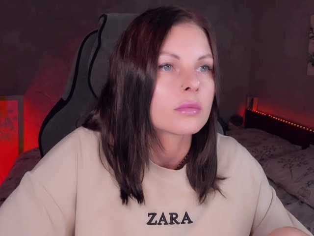 LiluDallass live webcam show
