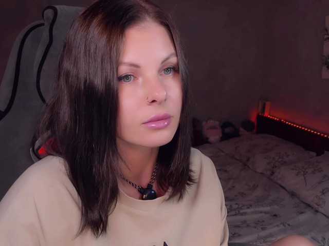 LiluDallass live webcam show