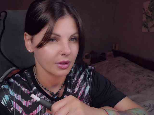 LiluDallass - Girl 
