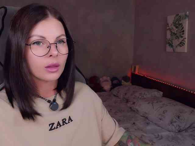 LiluDallass - Girl 