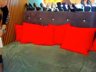 LauraSinFull