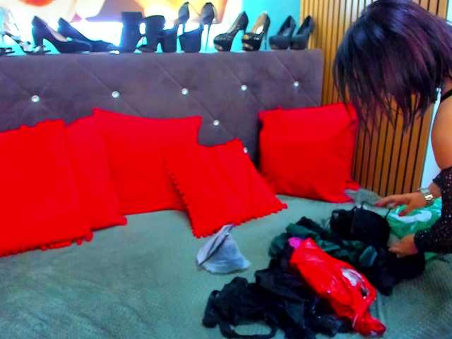 LauraSinFull