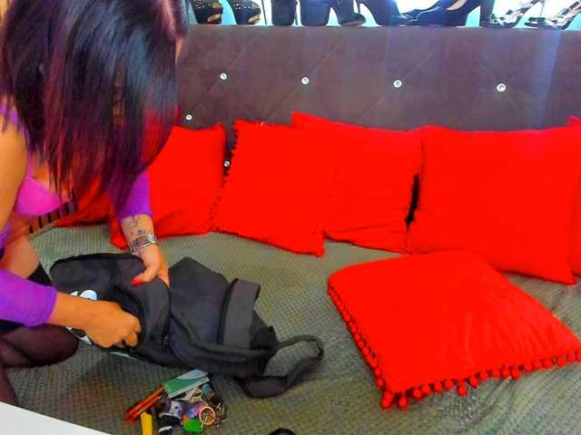 LauraSinFull