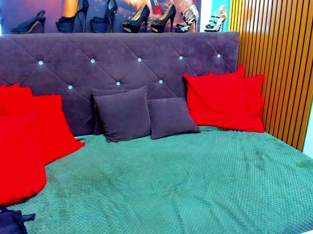 LauraSinFull