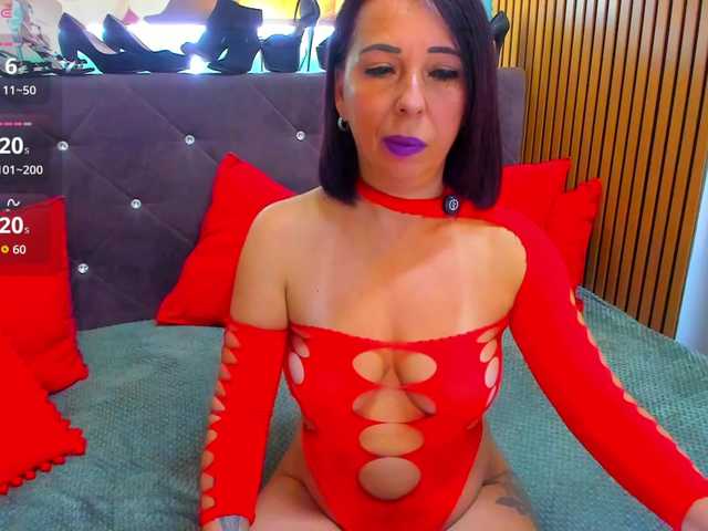 LauraSinFull live cam on BongaCams