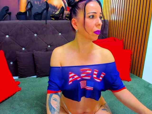 LauraSinFull webcam