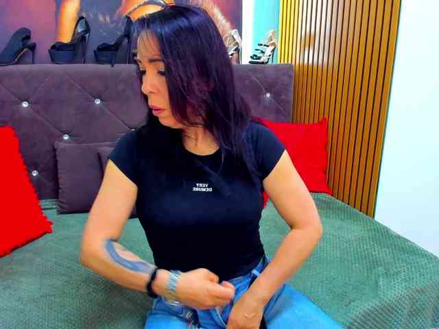 LauraSinFull